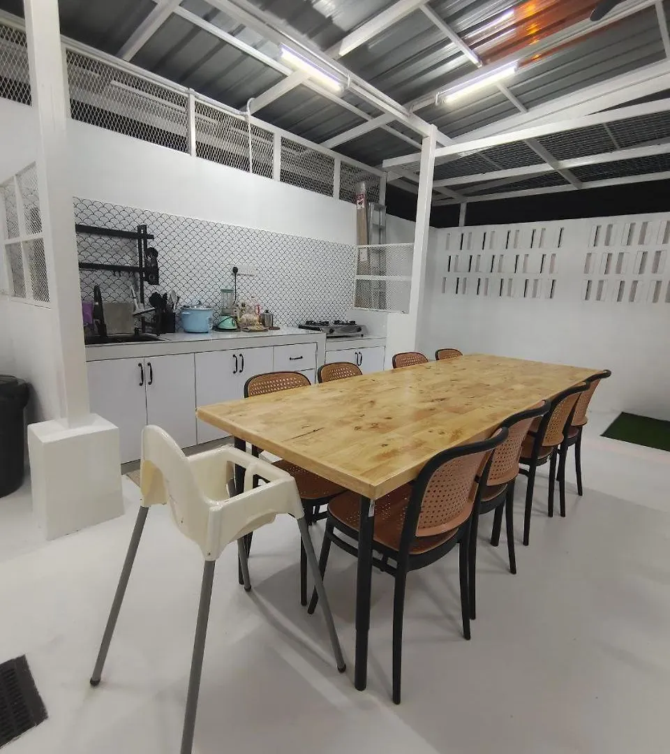 Rumah Adam Homestay Bukit Changgang Private Pool Kampong Kubang Beras 0*,  Malaysia