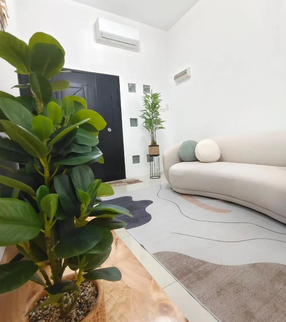 Holiday home Rumah Adam Homestay Bukit Changgang Private Pool Kampong Kubang Beras Malaysia